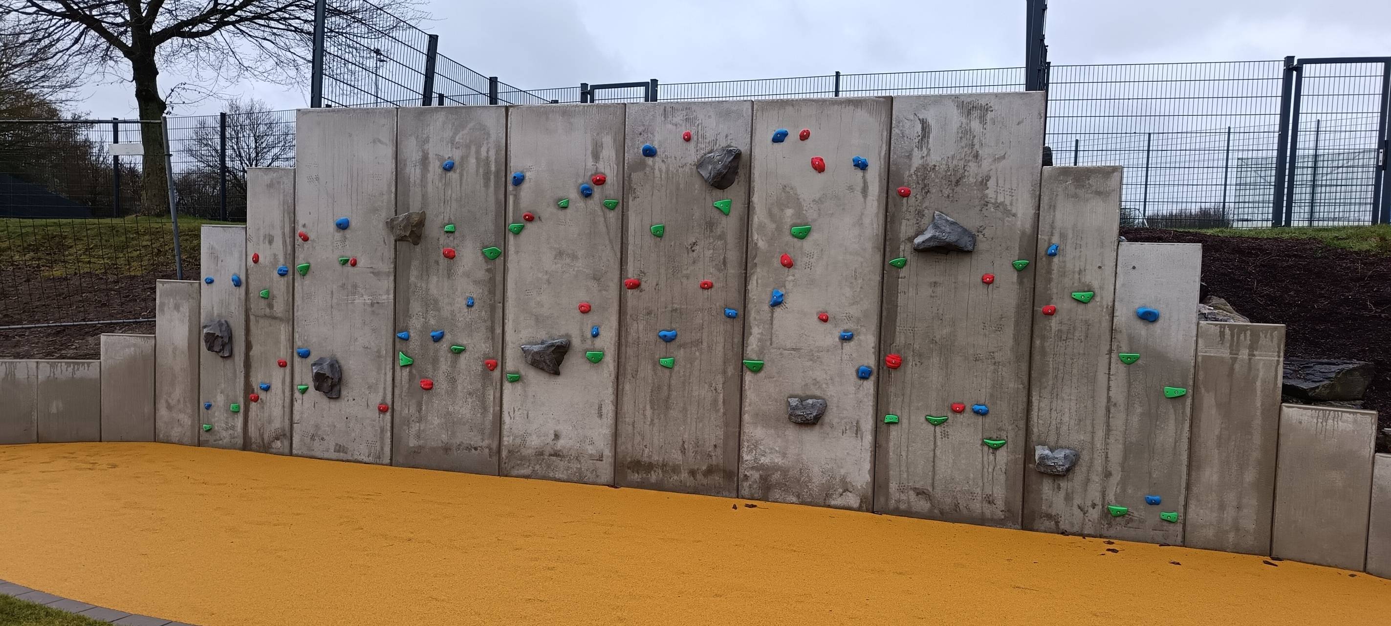 Neuer Freizeitparcours am Hülschenbrauck in Menden eröffnet